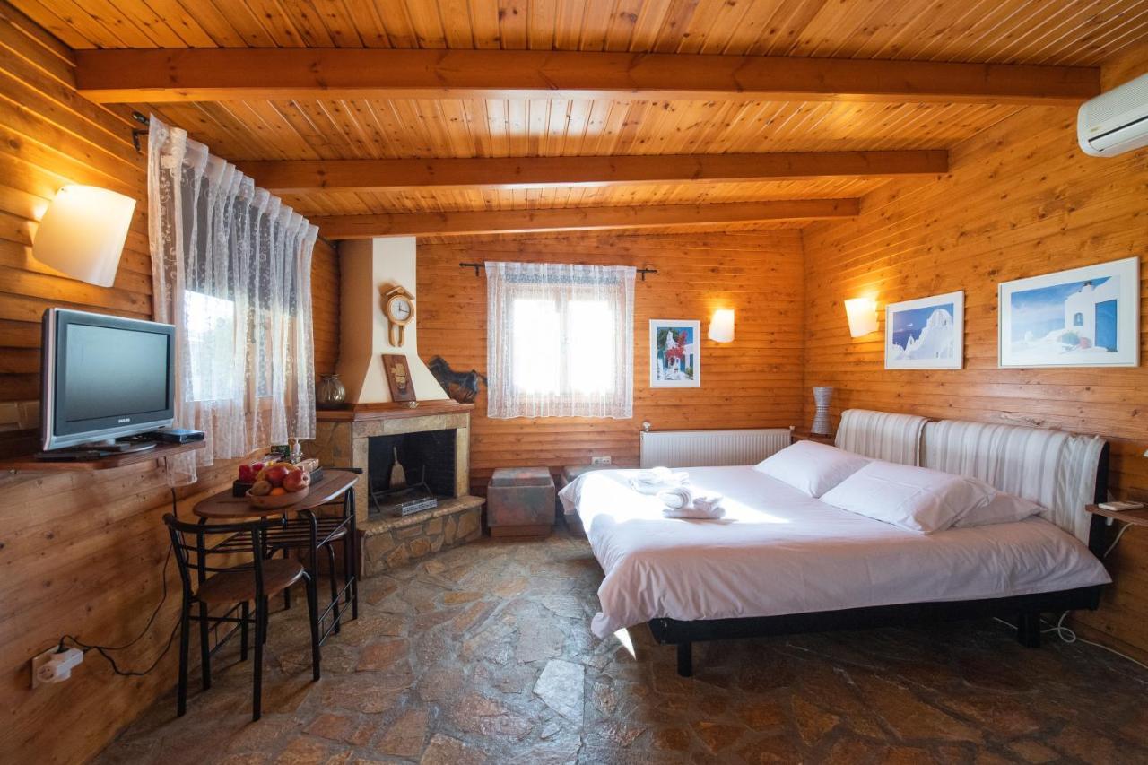 Aliki Guest House Aigio Exterior photo