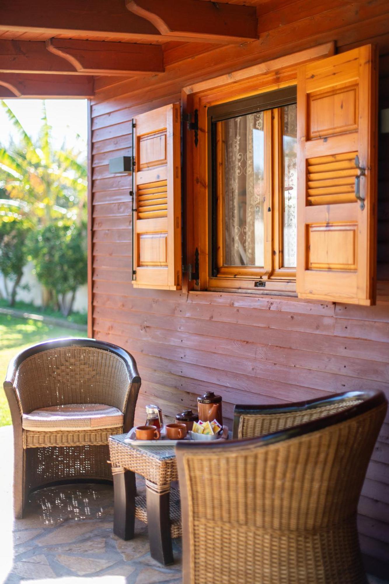 Aliki Guest House Aigio Exterior photo